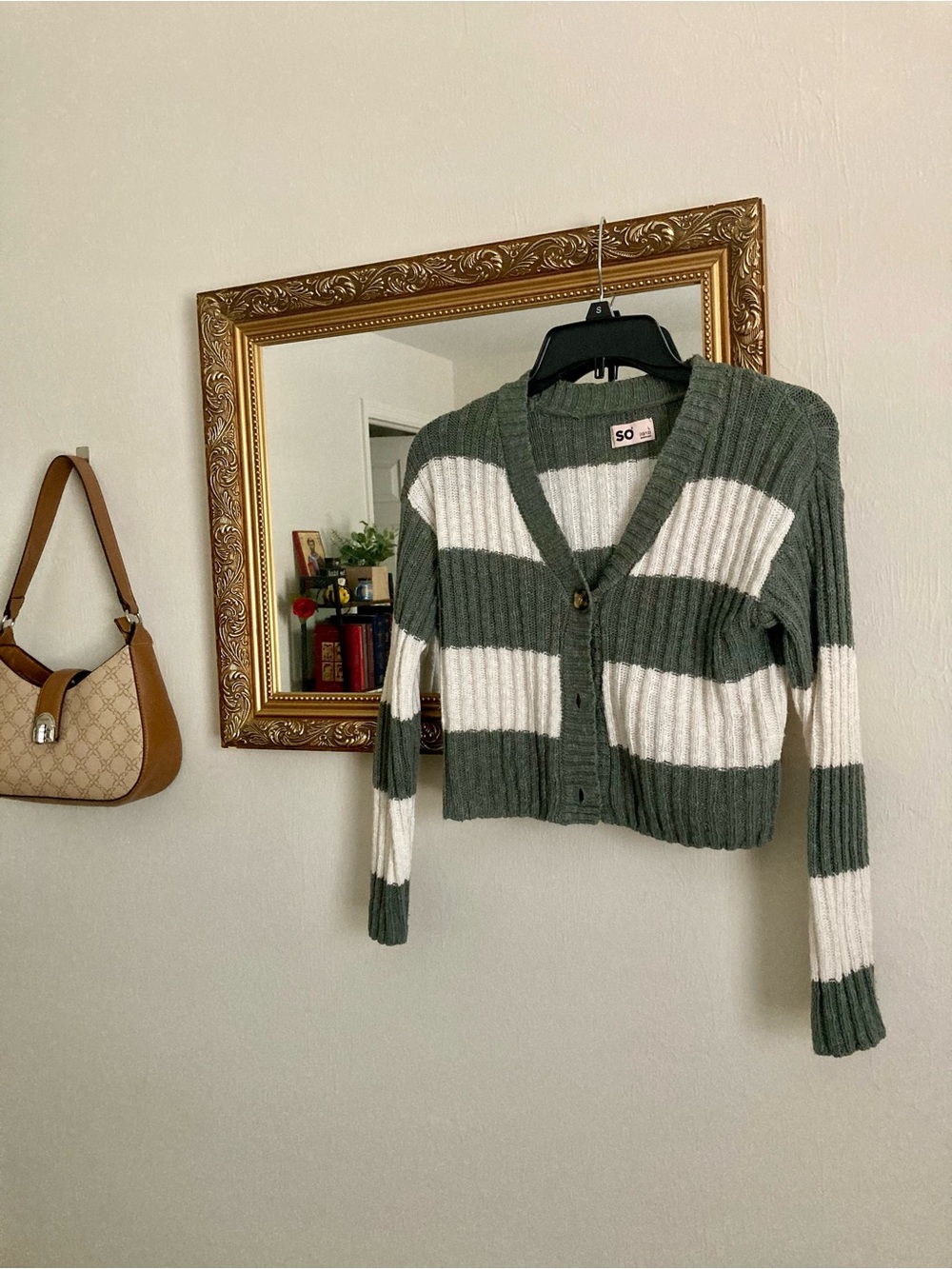 SO Olive Green & White Striped Ribbed V‑Neck Cropped Cardigan